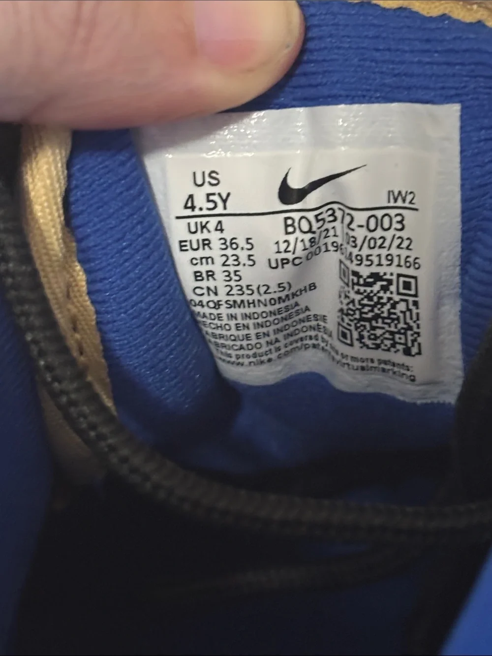 Nike Black and Blue Boys High-Top Lace-Up Sneakers 4.5Y